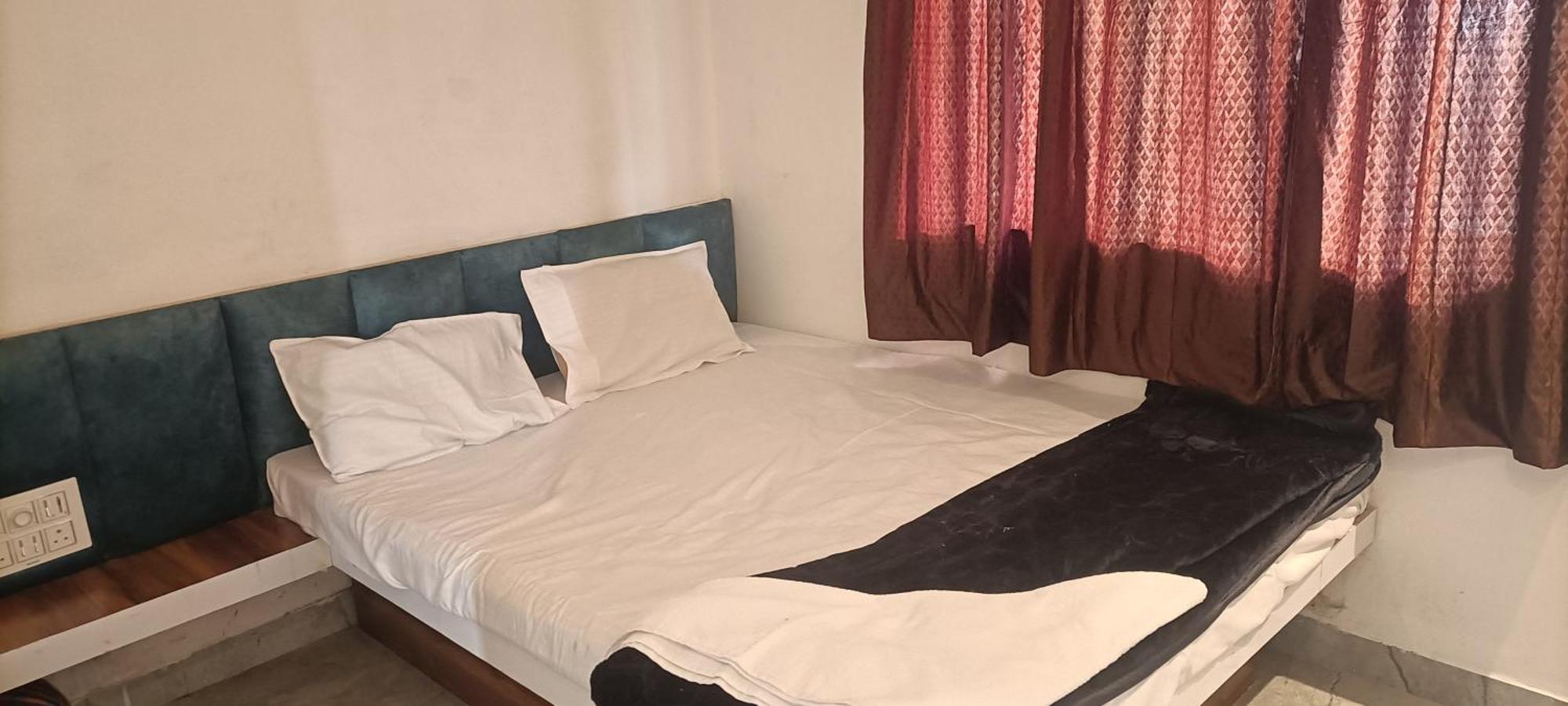 Maharaja Guest House Nashikkar Akalkot Εξωτερικό φωτογραφία