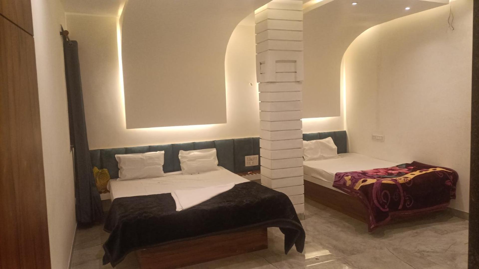 Maharaja Guest House Nashikkar Akalkot Εξωτερικό φωτογραφία