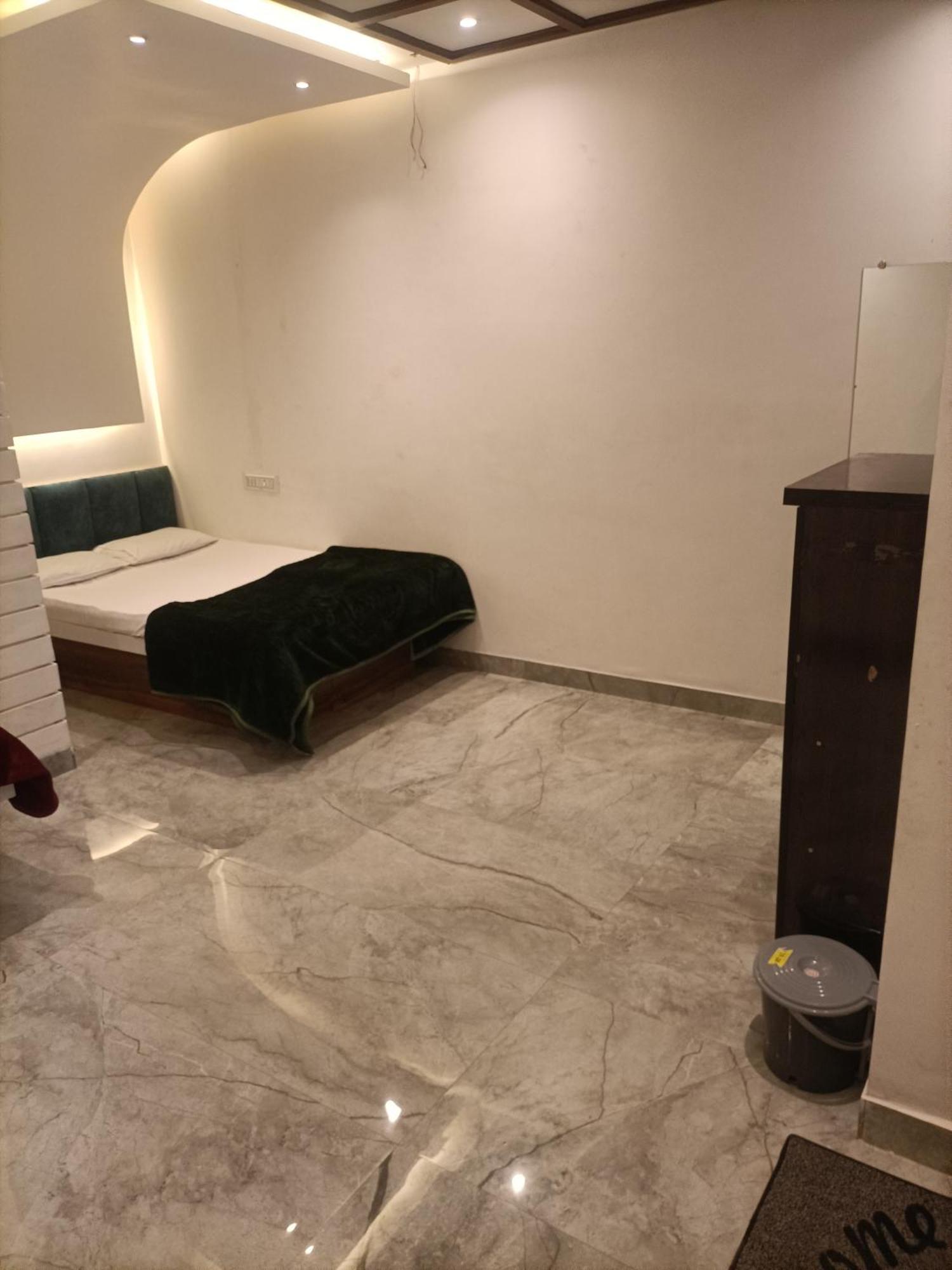 Maharaja Guest House Nashikkar Akalkot Εξωτερικό φωτογραφία
