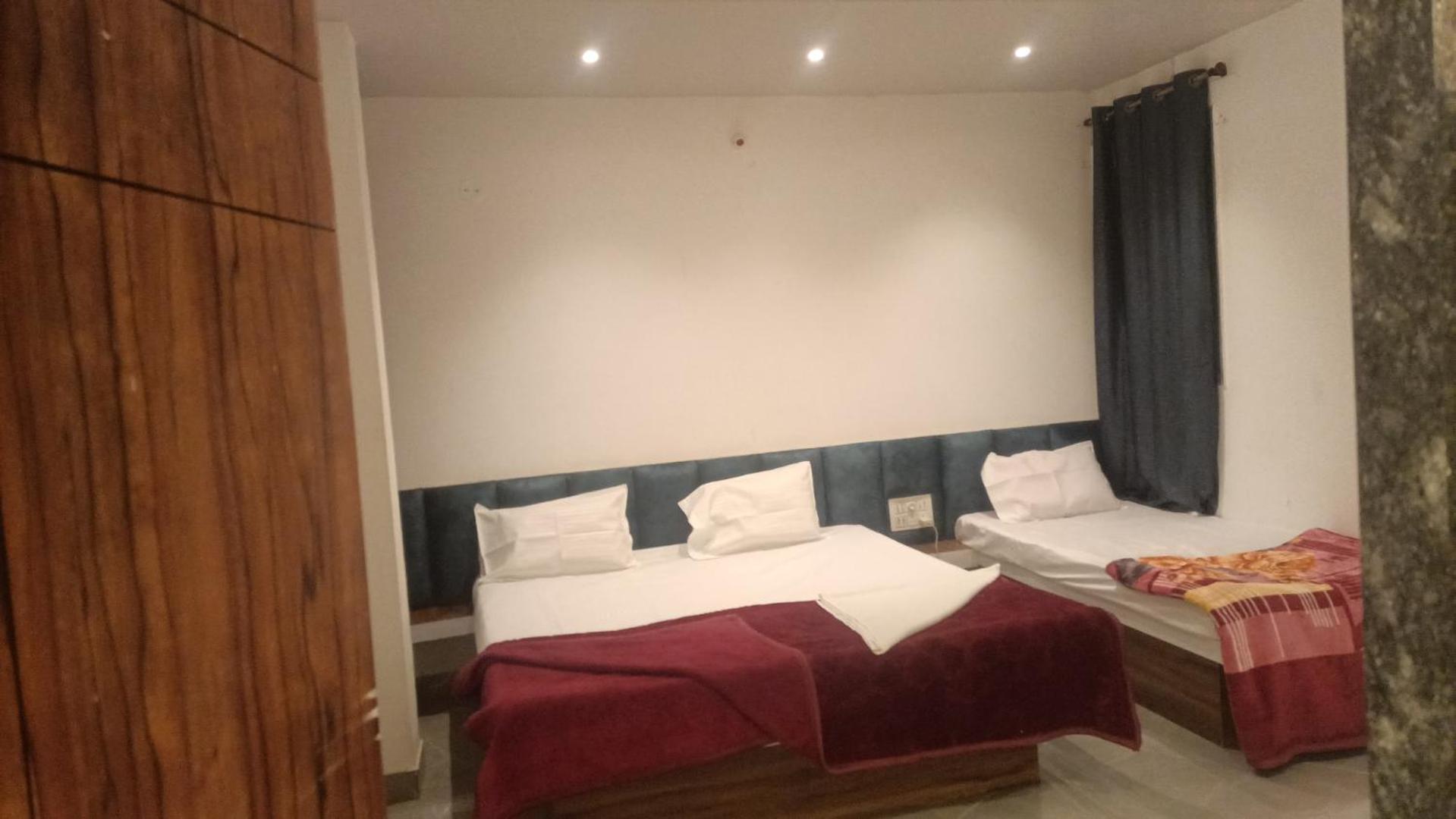 Maharaja Guest House Nashikkar Akalkot Εξωτερικό φωτογραφία